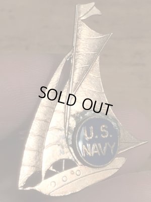 USネイビーのミリタリー物のビンテージピンバッジ