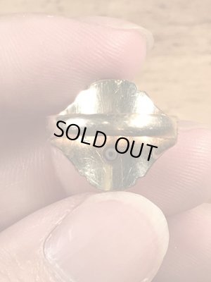 1943年のゴールドのヴィンテージスクールリング