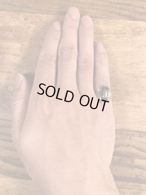 1943年のゴールドのビンテージカレッジリング