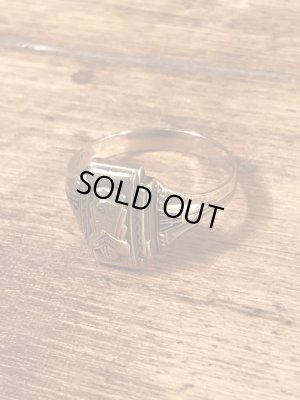 1944年のJosten社製のヴィンテージスクールリング