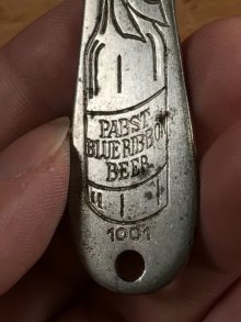 他の写真1: Pabst Blue Ribbon Beer Bottle Opener　パブストビール　ビンテージ　ボトルオープナー　栓抜き　1930年代〜