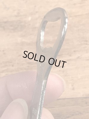 スタンダードビールのボトルが描かれたビンテージ栓抜き