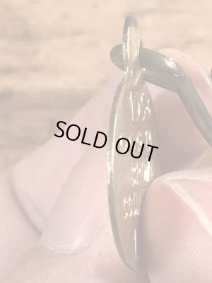 Dog Taxの真鍮製のビンテージドッグタグ