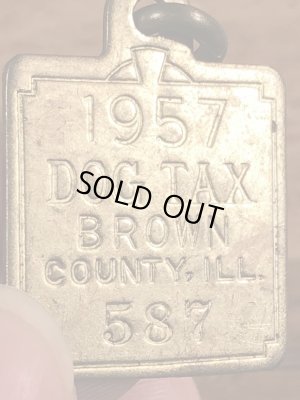 Dog Taxの真鍮製のビンテージドッグタグ