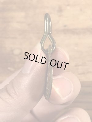 Dog Taxの真鍮製のビンテージドッグタグ