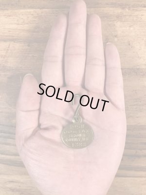 Brown Countyのブラス製のヴィンテージドッグタグ