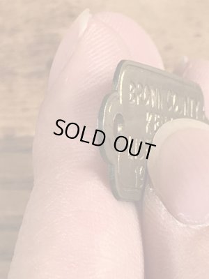 ブラス製のケンネルライセンスのビンテージドッグタグ