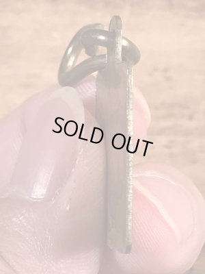 Dog Taxの真鍮製のビンテージドッグタグ