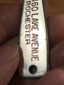 他の写真1: Standard Brewing Co Bottle Opener　スタンダードビール　ビンテージ　ボトルオープナー　栓抜き　40年代〜