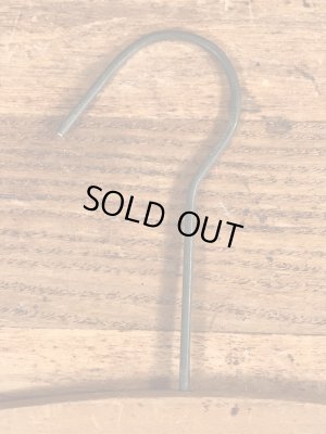 アメリカのクリーニング店で使用されていたビンテージ木製ハンガー