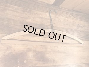 アメリカのクリーニング店で使用されていたビンテージ木製ハンガー