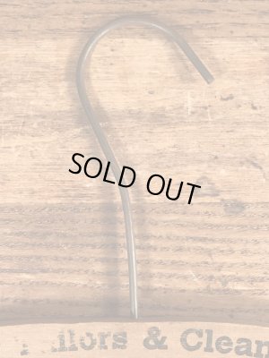 アメリカのクリーニング店で使用されていたビンテージ木製ハンガー