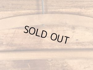 アメリカのクリーニング店で使用されていたビンテージ木製ハンガー