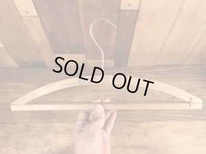 アメリカのクリーニング店で使用されていたビンテージ木製ハンガー