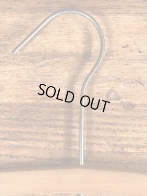 アメリカのクリーニング店で使用されていたビンテージ木製ハンガー