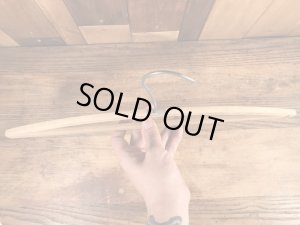 アメリカのクリーニング店で使用されていたビンテージ木製ハンガー
