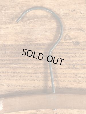 アメリカのクリーニング店で使用されていたビンテージ木製ハンガー