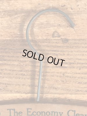 アメリカのクリーニング店で使用されていたビンテージ木製ハンガー