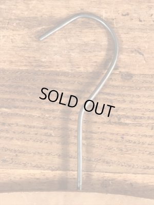 アメリカのクリーニング店で使用されていたビンテージ木製ハンガー