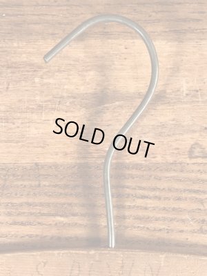 アメリカのクリーニング店で使用されていたビンテージ木製ハンガー