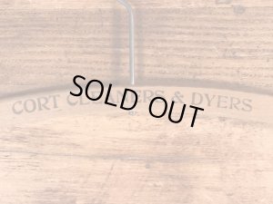 アメリカのクリーニング店で使用されていたビンテージ木製ハンガー