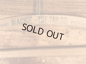 アメリカのクリーニング店で使用されていたビンテージ木製ハンガー