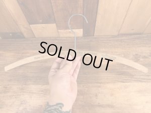 アメリカのクリーニング店で使用されていたビンテージハンガー