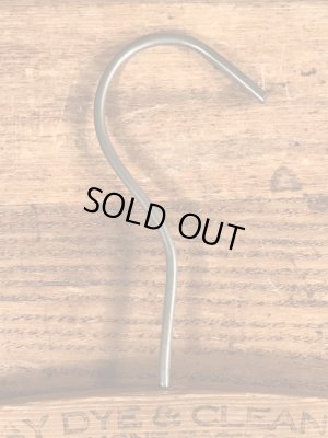 アメリカのクリーニング店で使用されていたビンテージ木製ハンガー