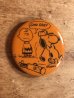スヌーピーとチャーリーブラウンのコミック調のビンテージ缶バッジ