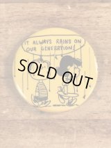 Peanuts Linus & Lucy “It Always Rain On Our Generation!” Pinback　ライナス＆ルーシー　ビンテージ　缶バッジ　スヌーピー　70年代