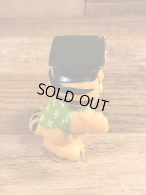 ガーフィールドの卒業生のビンテージソフビ人形