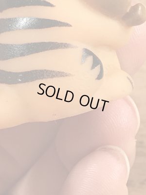 ガーフィールドがポーキーを抱いているビンテージフィギュア