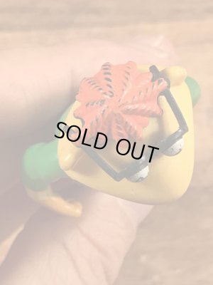 フィッシャープライス社製のスクーターのビンテージフィギュア