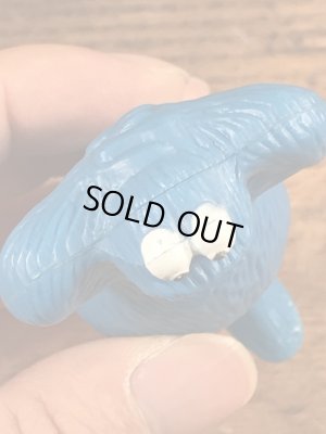 セサミストリートのクッキーモンスターのビンテージトコトコ人形