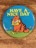 ガーフィールドのHave A Nice Dayのメッセージが書かれたビンテージ缶バッジ