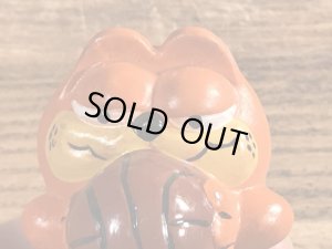 バスケットボールのガーフィールドのビンテージ陶器フィギュア