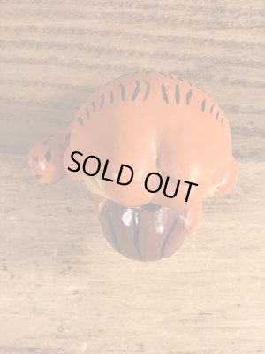 バスケットボールのガーフィールドのビンテージ陶器フィギュア