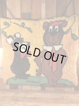 Hanna Barbera “Yogi Bear & Boo Boo” Wall Rug　ヨギベア　ビンテージ　ラグマット　ハンナバーベラ　60〜70年代