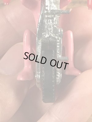 バイクに乗ったピンクパンサーのヴィンテージダイキャストミニカー