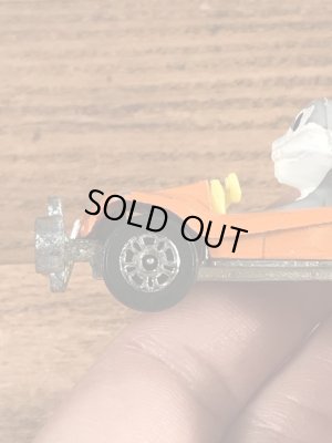 ルーニーテューンズのバッグスバニーのヴィンテージダイキャストミニカー