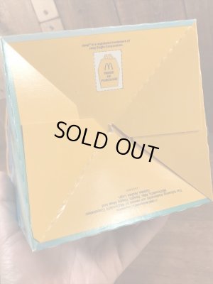 マクドナルドのマックトゥナイトのヴィンテージハッピーミールトイボックス