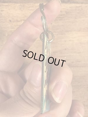 カリフォルニアレーズンのエナメル加工のビンテージキーホルダー