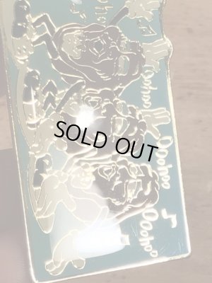 カリフォルニアレーズンのエナメル加工のビンテージキーホルダー