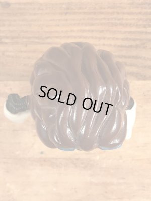 カリフォルニアレーズンに似たビニール製のビンテージドール