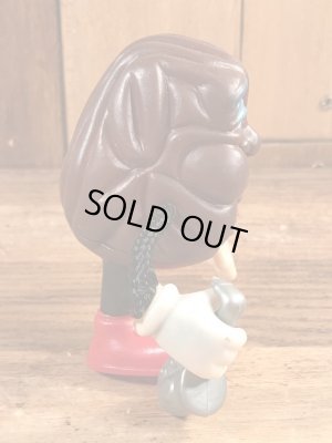 カリフォルニアレーズンに似たビニール製のビンテージドール