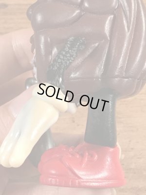 カリフォルニアレーズンに似たビニール製のビンテージドール