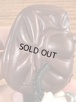 カリフォルニアレーズンに似たビニール製のビンテージドール