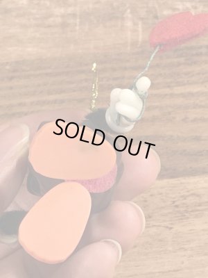 カリフォルニアレーズンのハートを持ったビンテージオーナメントドール