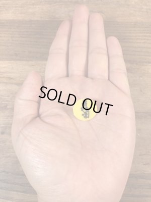 アドバタイジングキャラクターのミスターピーナッツのヴィンテージプラスチックピン