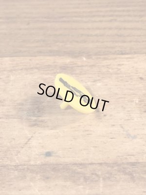 企業キャラクターのミスターピーナッツのビンテージプラスチックピン